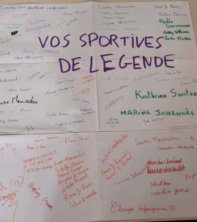 Fresque collaborative lors d'une exposition